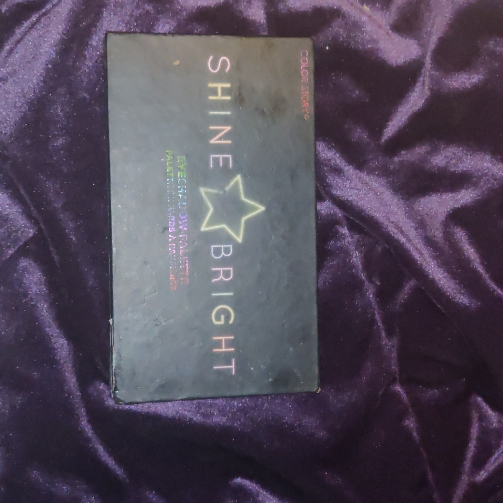 Shine bright eyeshadow palette